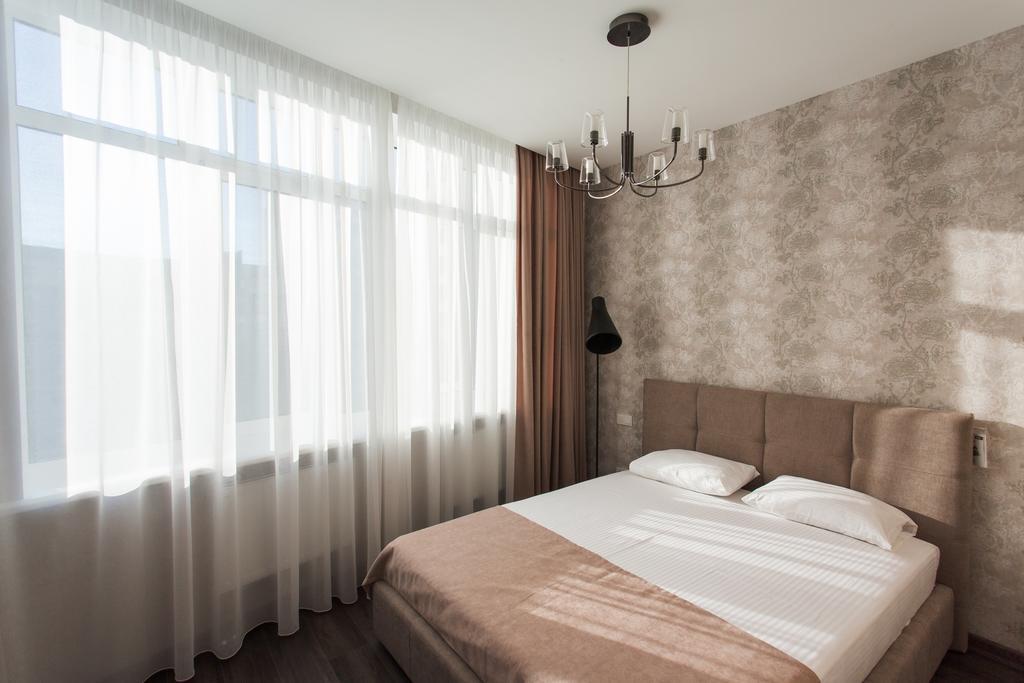Modern Double Bedroom Apartment In Arkadia Одеса Екстериор снимка